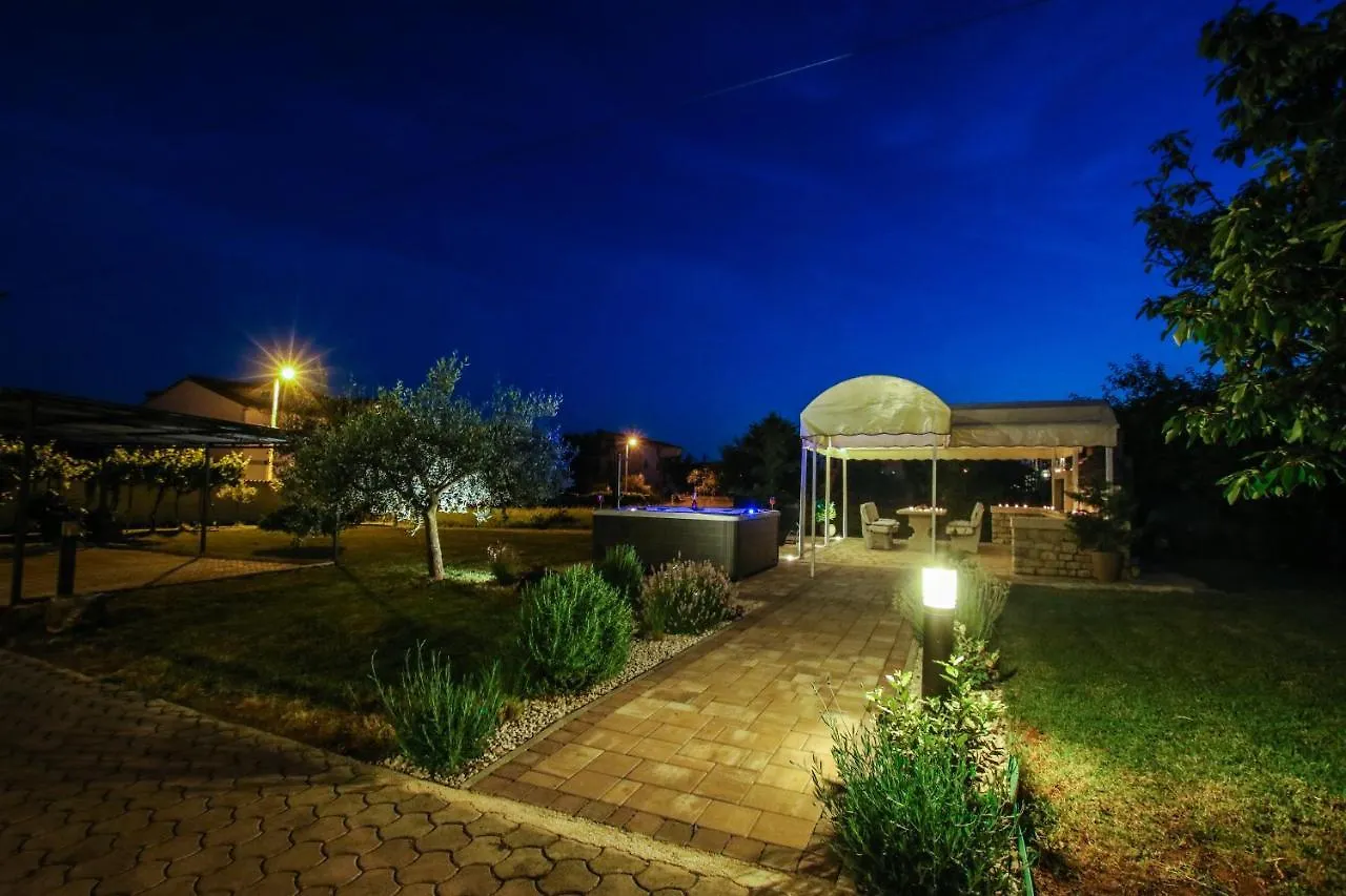 Apartment Tina With Jacuzzi Croatia