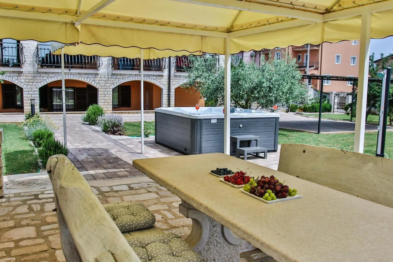 Apartment Tina With Jacuzzi Croatia