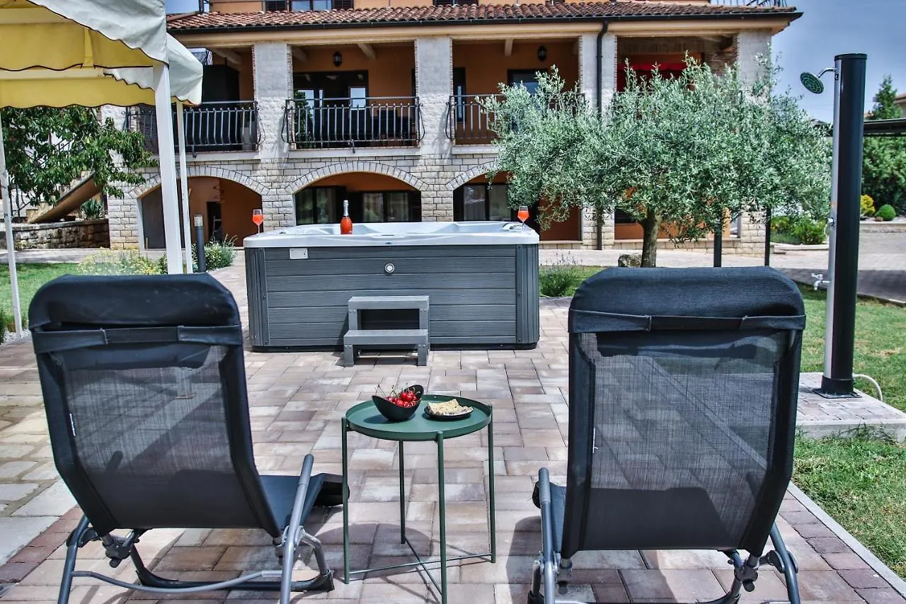 Apartment Tina With Jacuzzi 0*, Porec Croatia
